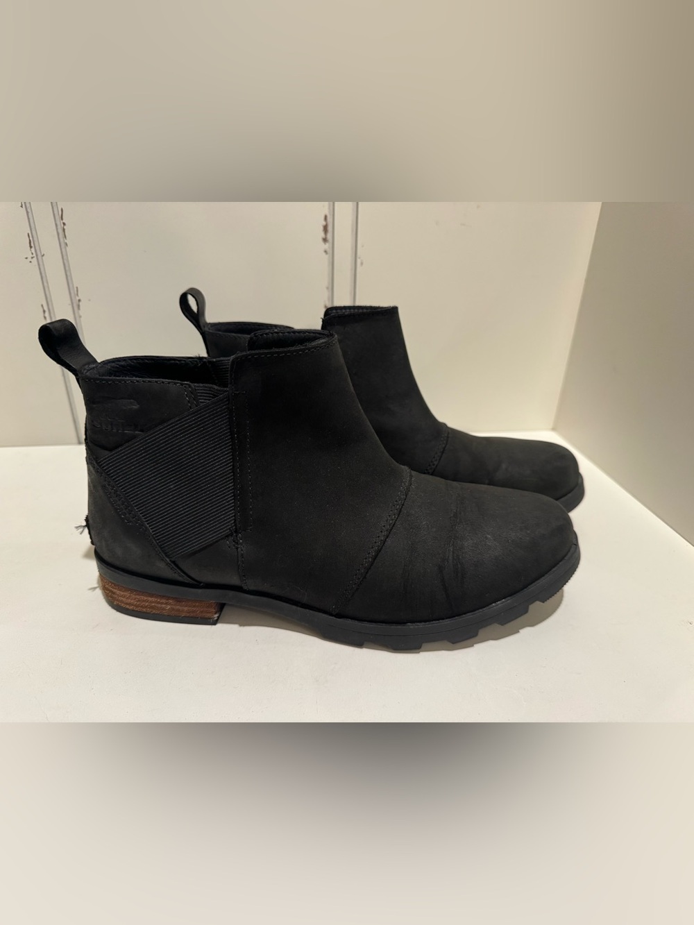 Sorel Emelie Black Waterproof Leather Chelsea Boots 10